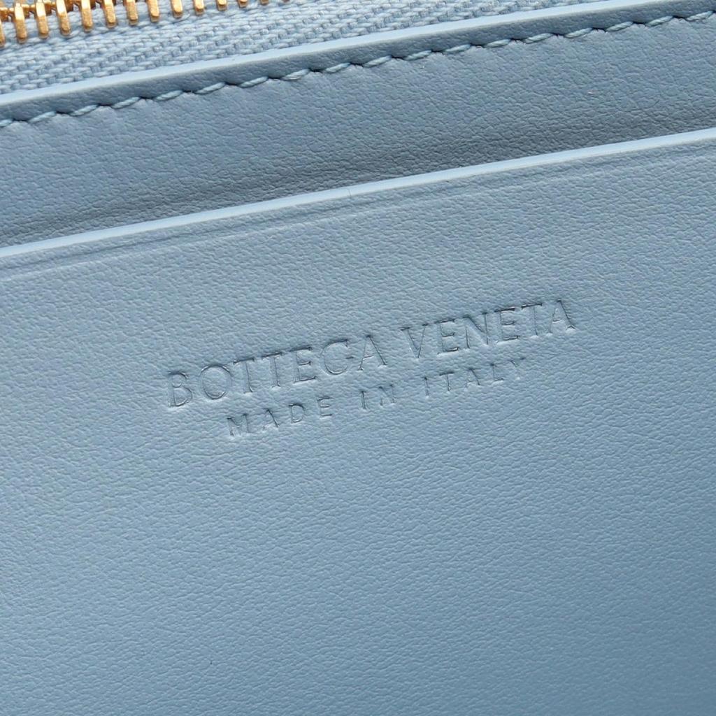 Used BOTTEGA VENETA Cassette Maxi Intrecciato Bifoldpurse leather Blue Used Women