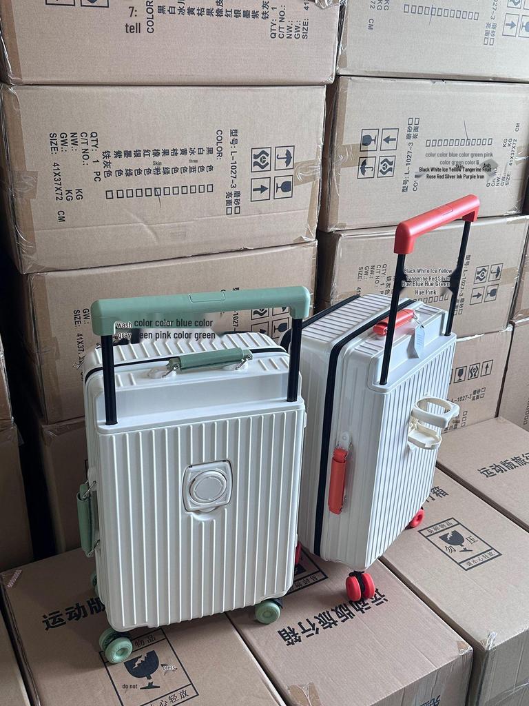 5022 Explosion-Proof 28-Inch Check-in Zipper Suitcase with Side Opening and Deep Compartment.