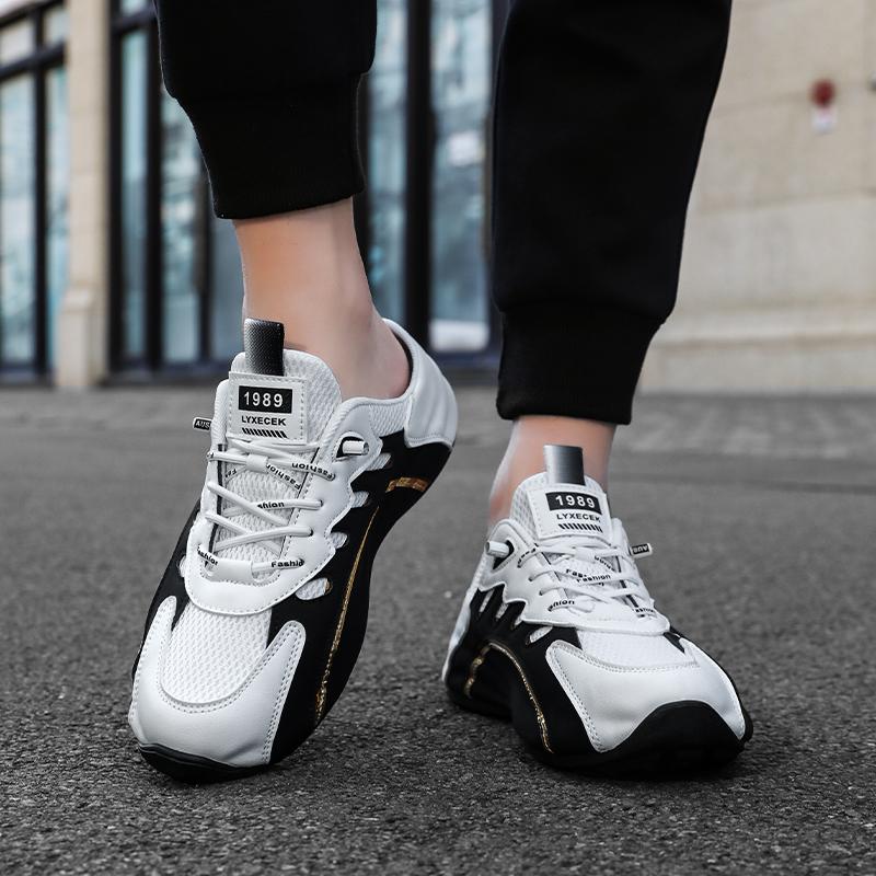 Fashion Men's White Vulcanized Sneakers Flats Comfortable Shoes Men's Basketball Shoes Lightweight Sneakers Lace Up Zapatillas Hombre