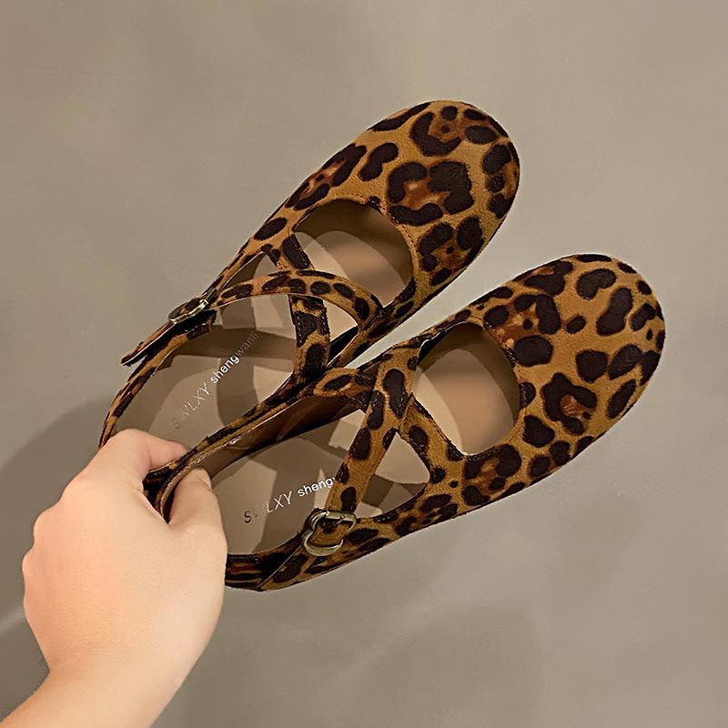 Fashion Leopard Flats Women Shoes Casual Sport Loafers Trend New Sandals Designer 2025 Summer Sneakers Fashion Walking Marie Janes Mujer
