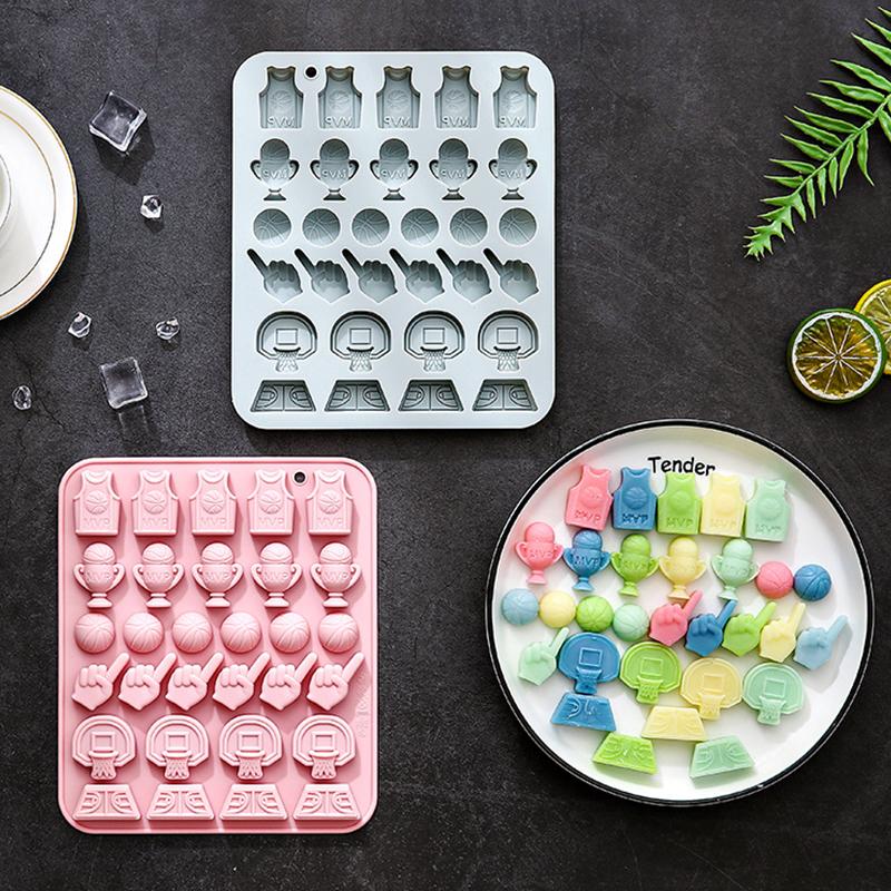 Silikonová forma na čokoládu s motivem basketbalu, sportovní silikonová forma, 30 dutin, dres, trofej, silikonová forma na fondán, cukroví, pečení