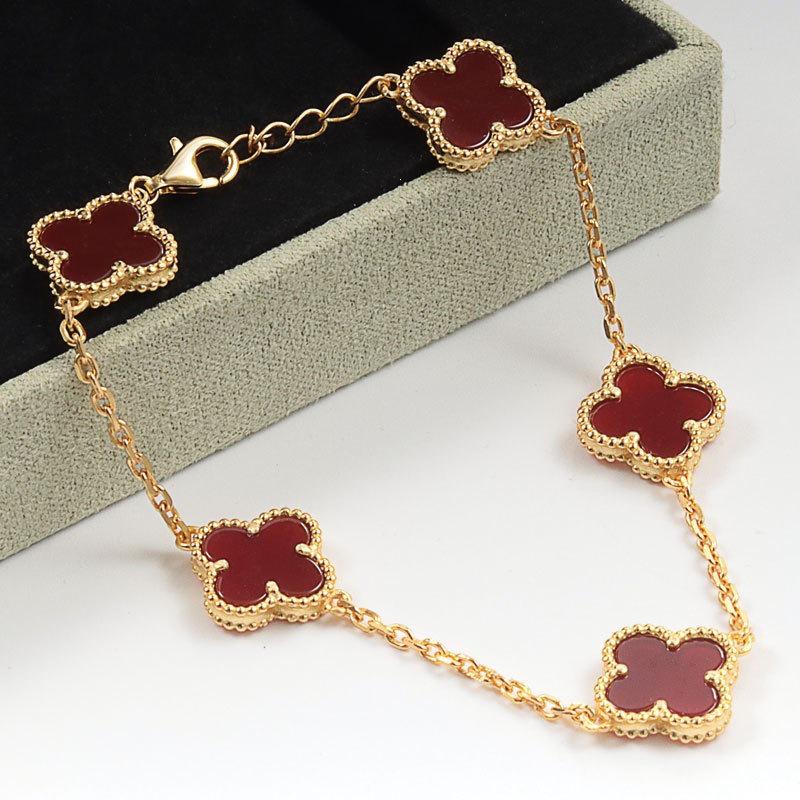 Women's Four-Leaf Clover Bracelet – 18K Gold Plated with Double-Sided Mother-of-Pearl, Elegant High-Quality Accessory, Chic and Lucky Design.