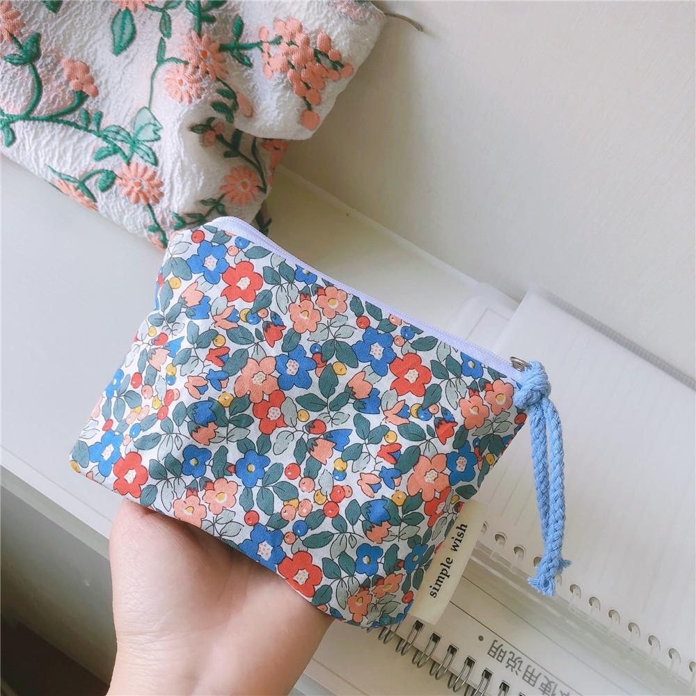 Girl Flower Printed Cosmetic Bag Women Lipstick Make Up Bags Cute Zipper Small Napkin Sanitary Pad Towel Pouches Cosmetic Storage Bag