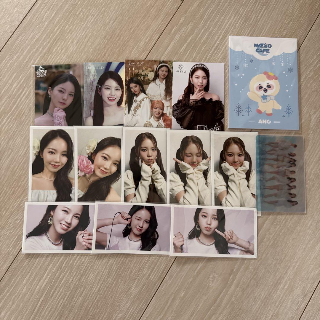 

[USED] NiziU Ayaka trading card sticker memo pad