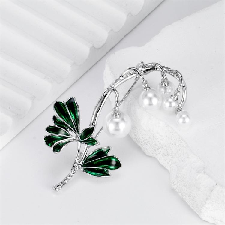Versatile Floral Pearls Brooch 2 Color Options Lightweight Zinc Alloy For Various Outfits