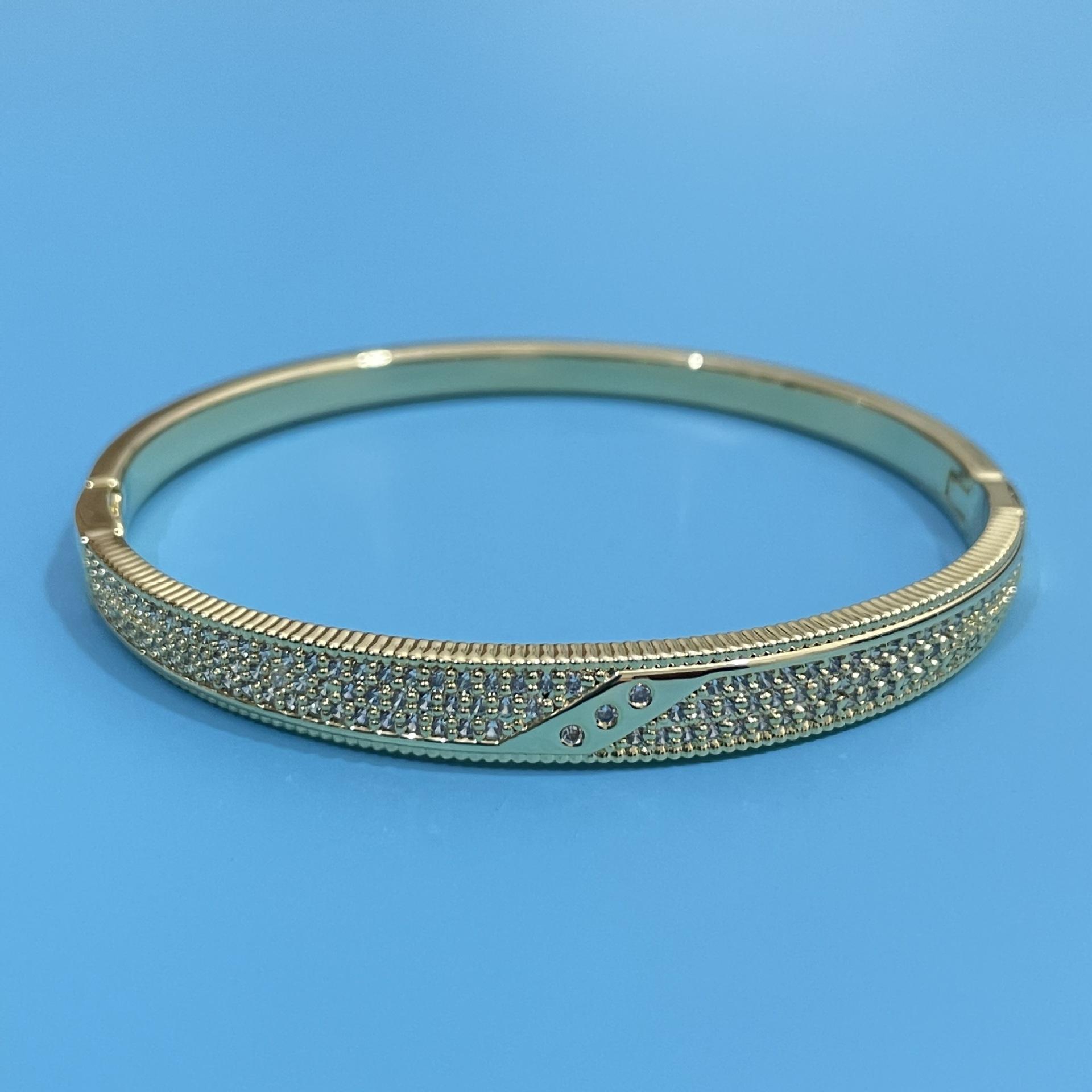 Stylish and Simple Gypsophila Cold Wind Bracelet One Size(16-22CM)