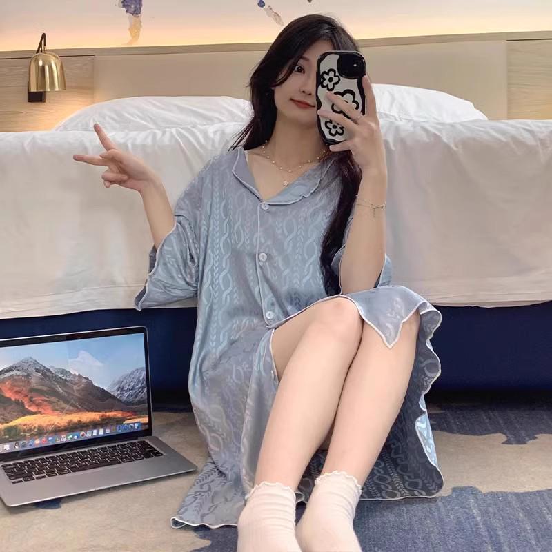 

Женская летняя ночная сорочка из ледяного шелка с коротким рукавом и нагрудными вкладышами M (approx. 37-50 kg)