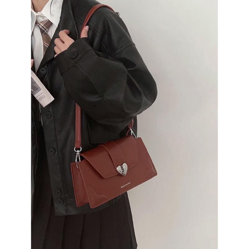 Autumn And Winter Vintage Red New Bag Lady Heart Design Fashion Single Shoulder Crossbody Bags Casual Underarm Small Square Pack