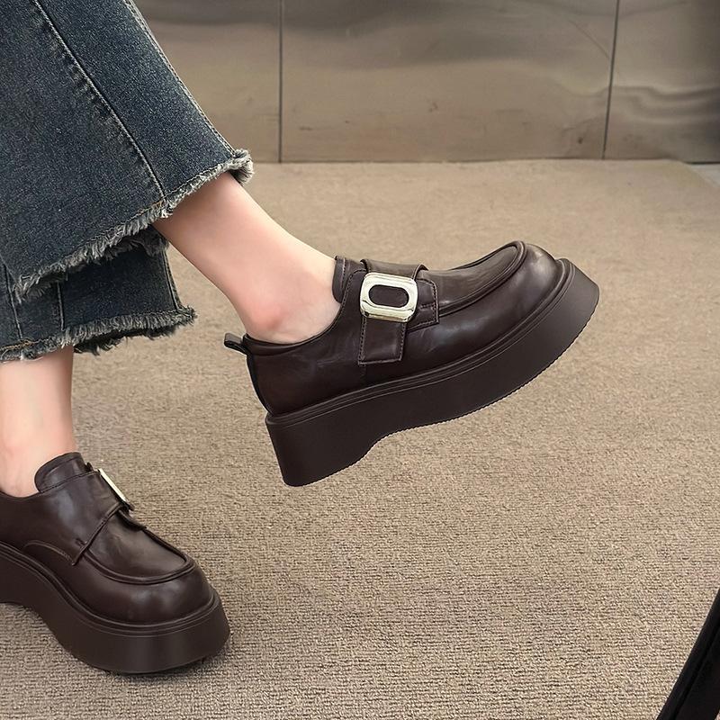 Loafers women's 2025 spring new retro brown Velcro single shoes platform heightening British style small leather shoes