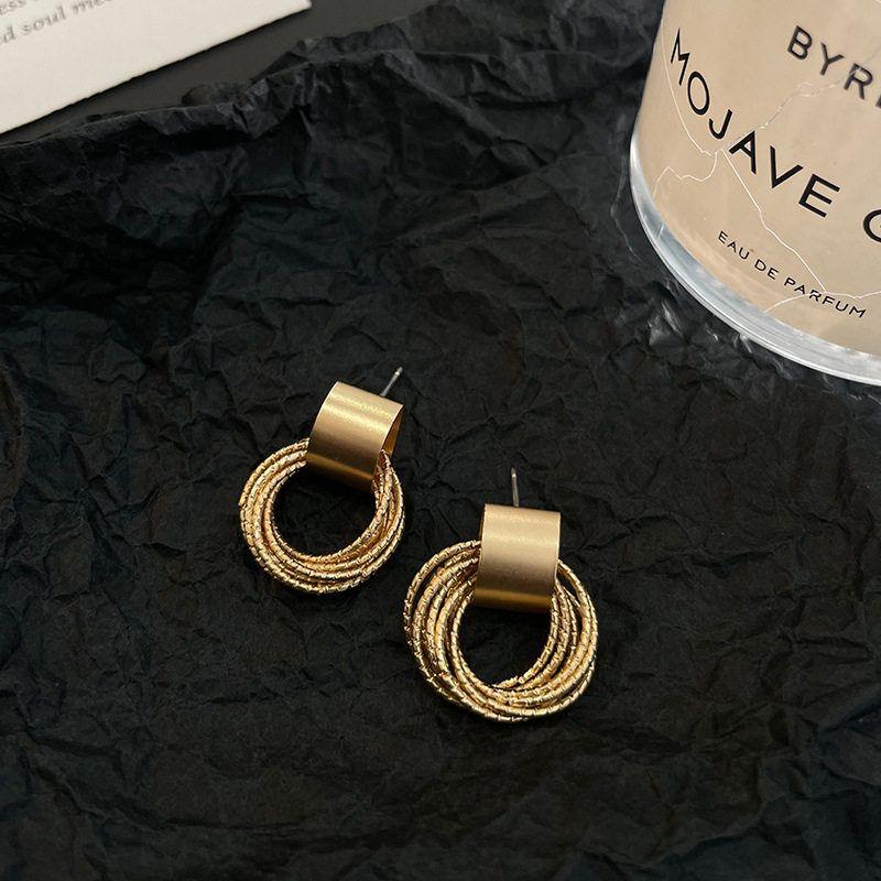 Fashion Retro Metal Geometry Silver Stud Earrings Women's 2023 Earrings Cold Wind Fancy Graceful Earrings