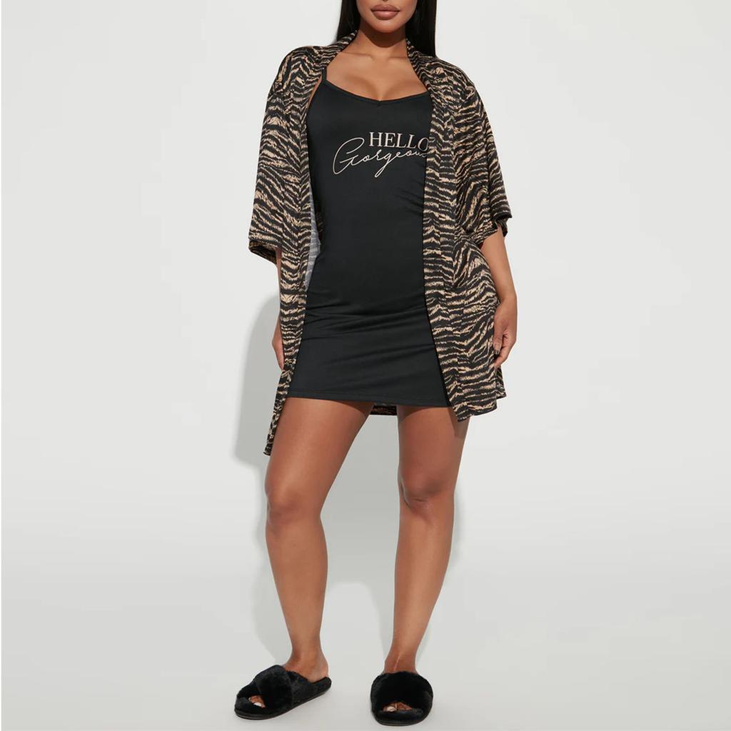 A Two-piece Set of Home Wear for Women In Summer with Printed Short-sleeved Outerwear and A Strappy Nightgown