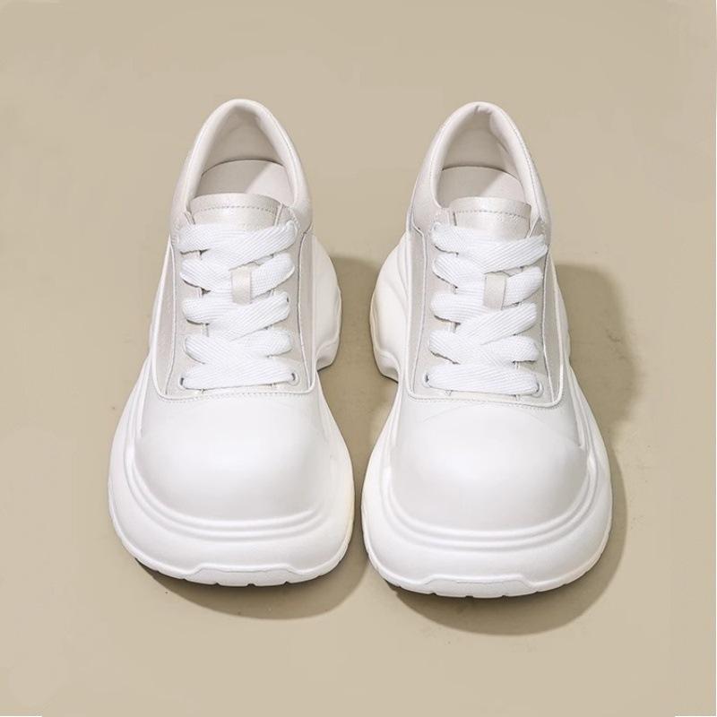 Inner height increase small white shoes small women 2025 spring and autumn new thick-soled muffin sports versatile big head casual board shoes