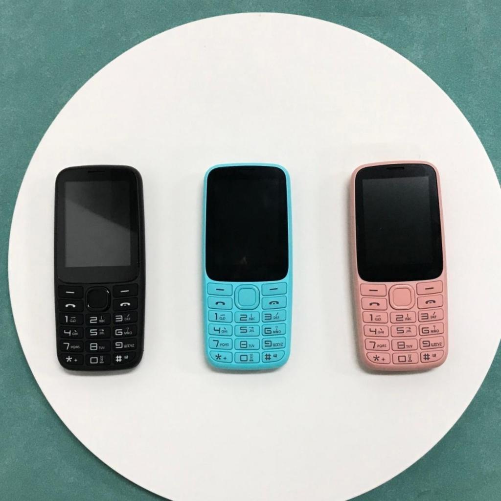 C99(H11) 4G Knap Mobiltelefon 2,4 tommer TFT Skærm Dual SIM Dual Standby 240x320 Stemme Konge Vækkeur 1500mAh Batteri Mini Lommelygte Telefon