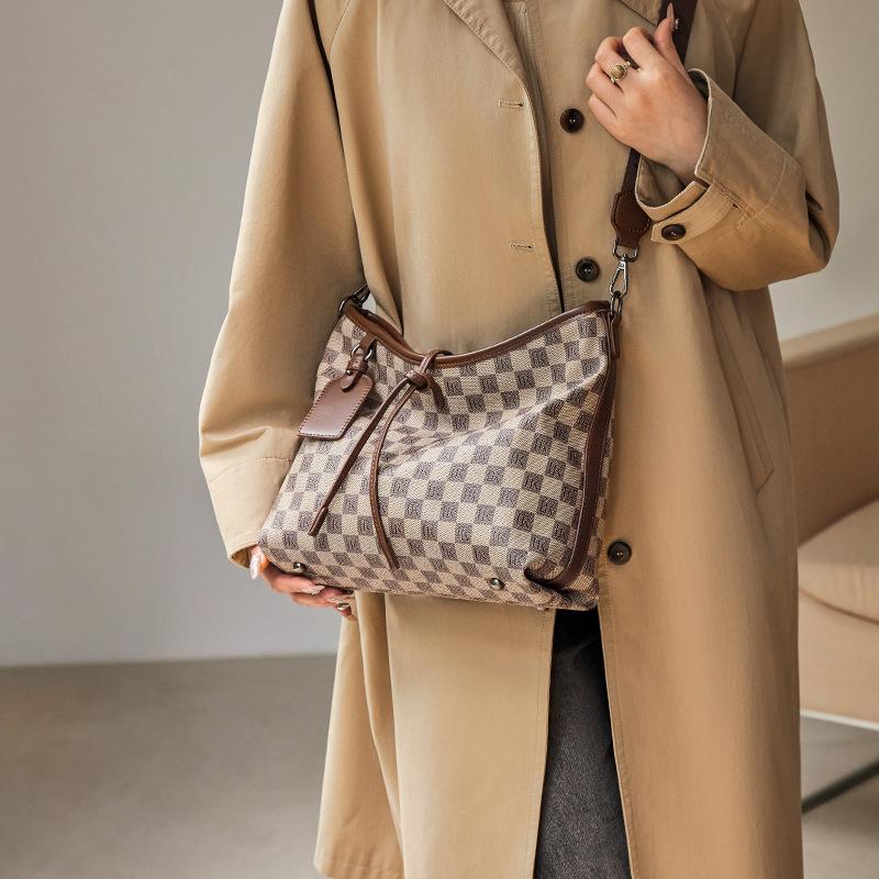 Mrs. Qiao 2025 New Vintage Floral Print Letter Women's Shoulder Bag Large Capacity Crossbody Bag Women's Bag