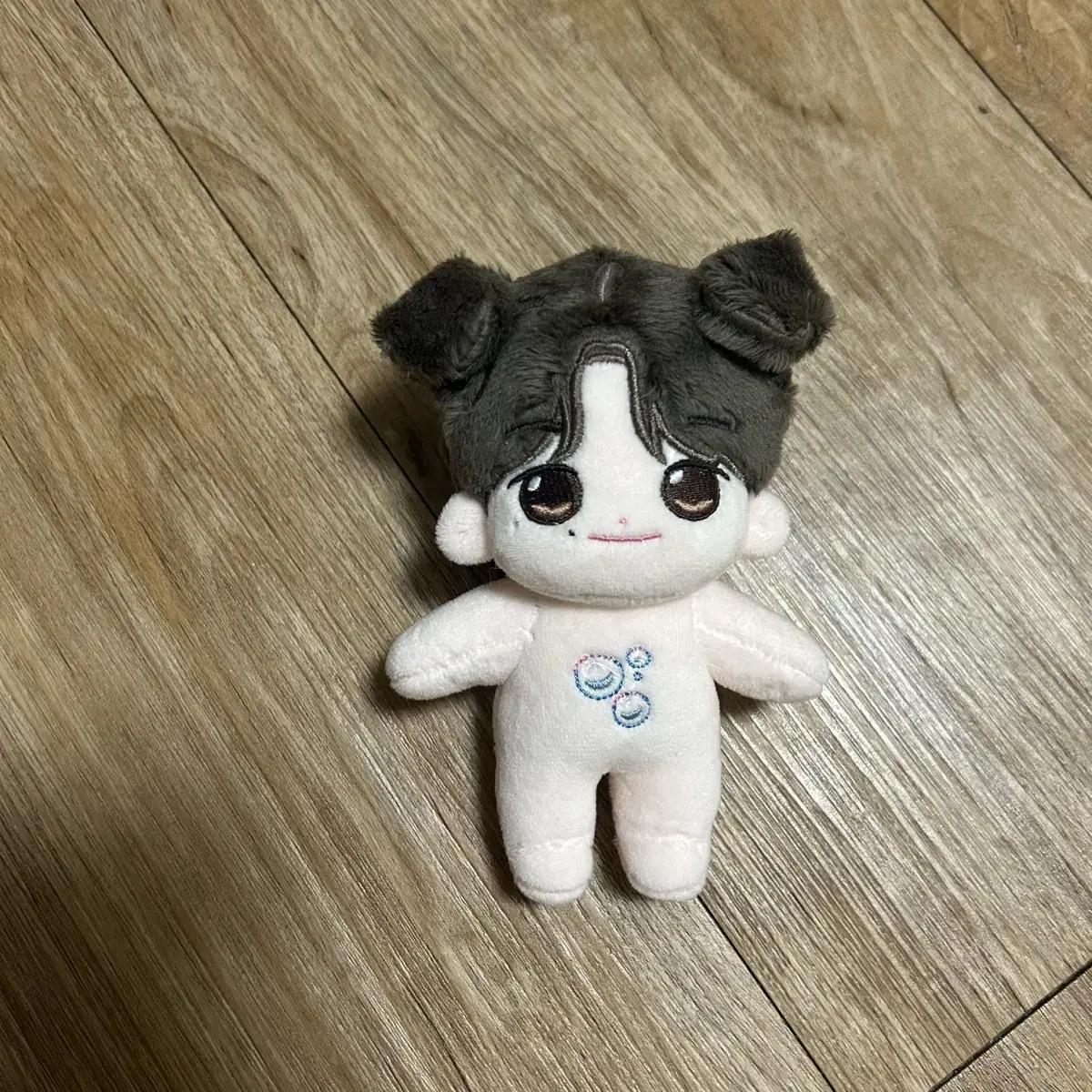 

Song Geon-hee s Doll