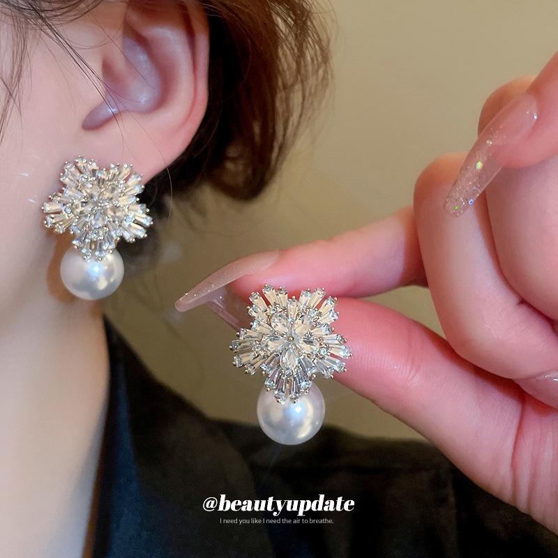 Diamond-Studded Silver Flower Pearl Earrings: Luxury Fashion Jewelry for Women