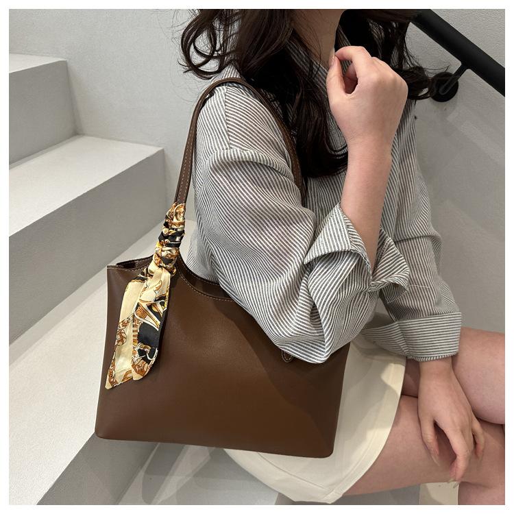 Vintage Style Large Capacity Tote Bag High Quality Faux Leather Shoulder Handbag for Women CLE