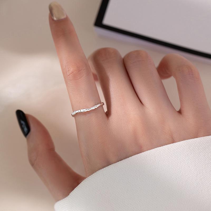 Women's Light Luxury Open Adjustable Pinky Ring - Candy Wrapper Texture, Simple & Versatile Design
