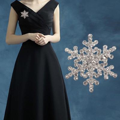 Broche de Noël en alliage, flocon de neige, diamant, ornement de costume de Noël