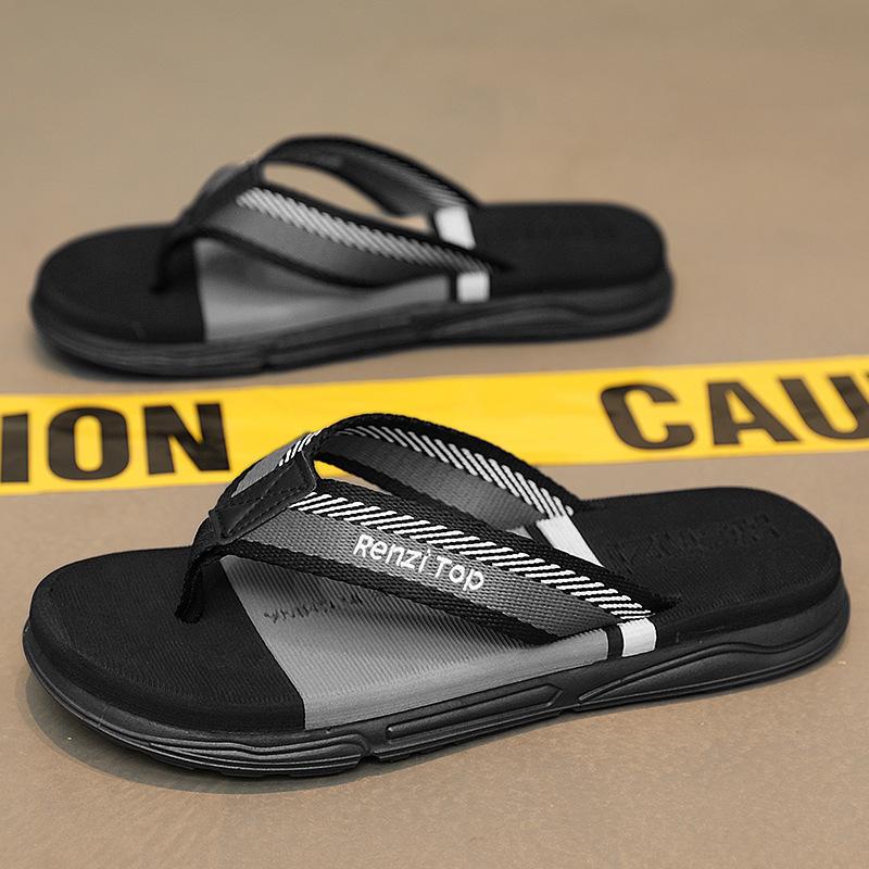 

Summer slippers men s fashion soft sole lightweight foot-pinching flip-flops men s casual deodorant wear-resistant beach sandals 39