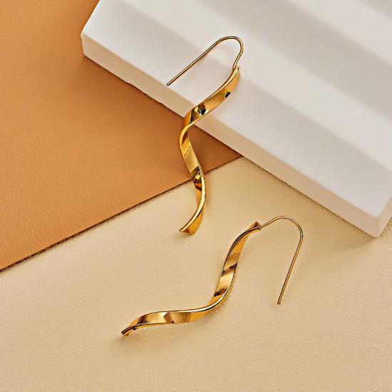 Персонализированные геометрические серьги из цинкового сплава, спиралевидные волнистые универсальные серьги-пусеты, женские аксессуары