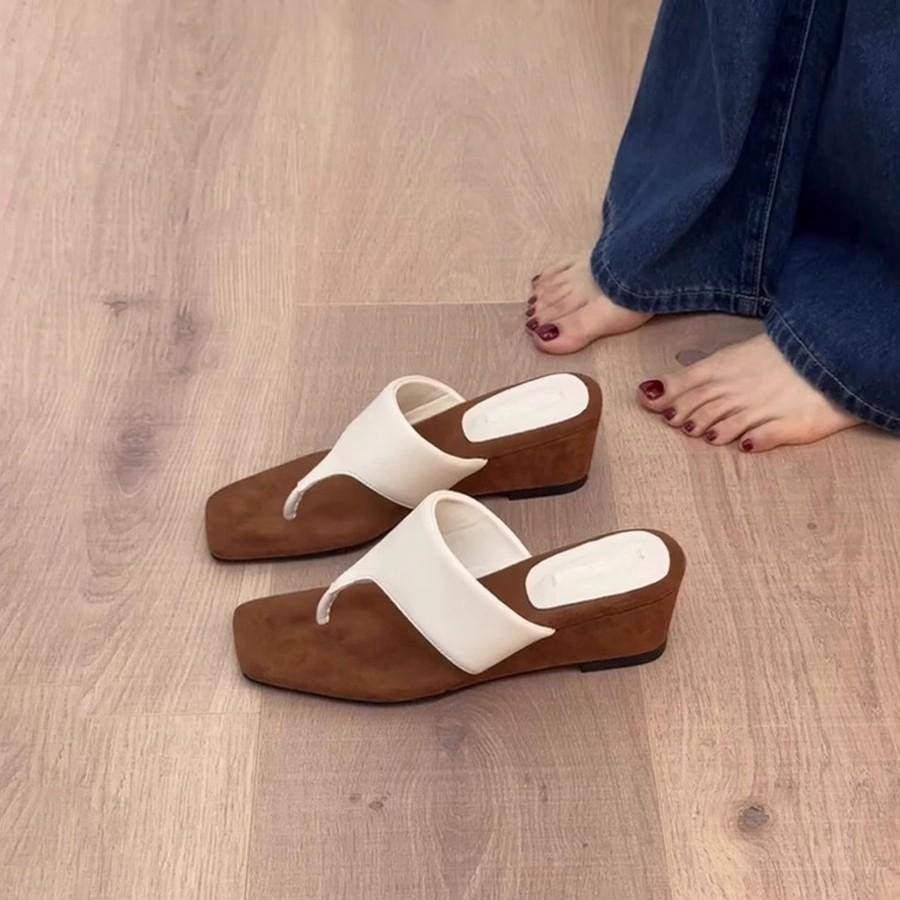 Keep version~ Thick-soled heightening flip-flops, retro minimalist square toe cool slippers, women's slope heel beach shoes