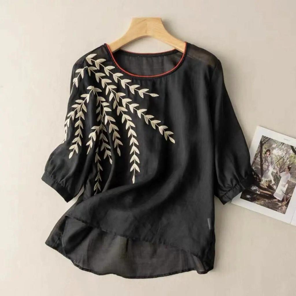Embroidered Small Shirt Women's Summer Large Loose Literary and Artistic Vintage Round Neck Pullover Short Sleeve T-shirt