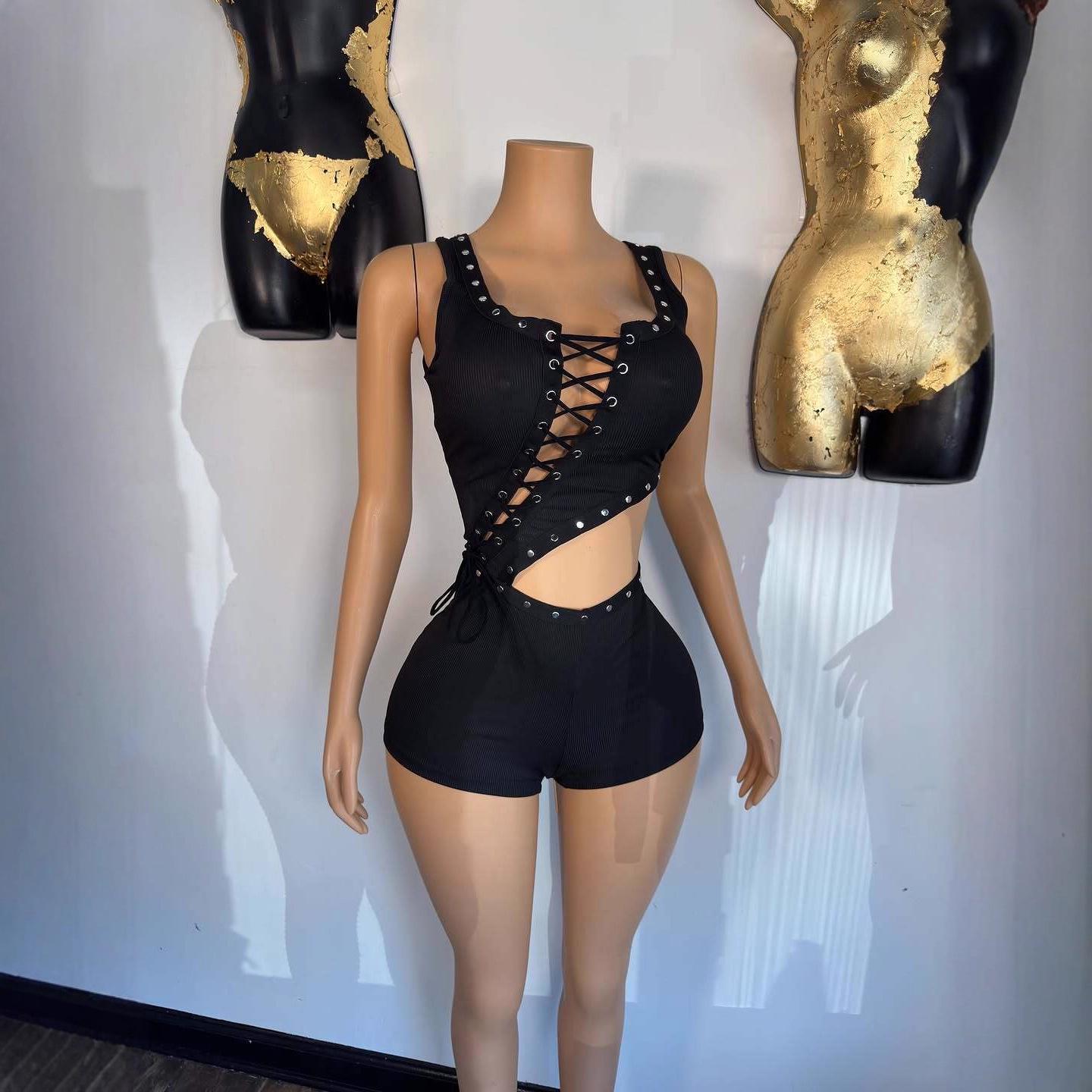 Европейский и американский женский ромпер-футболка без рукавов с вырезами и асимметричным кроем XL чёрный