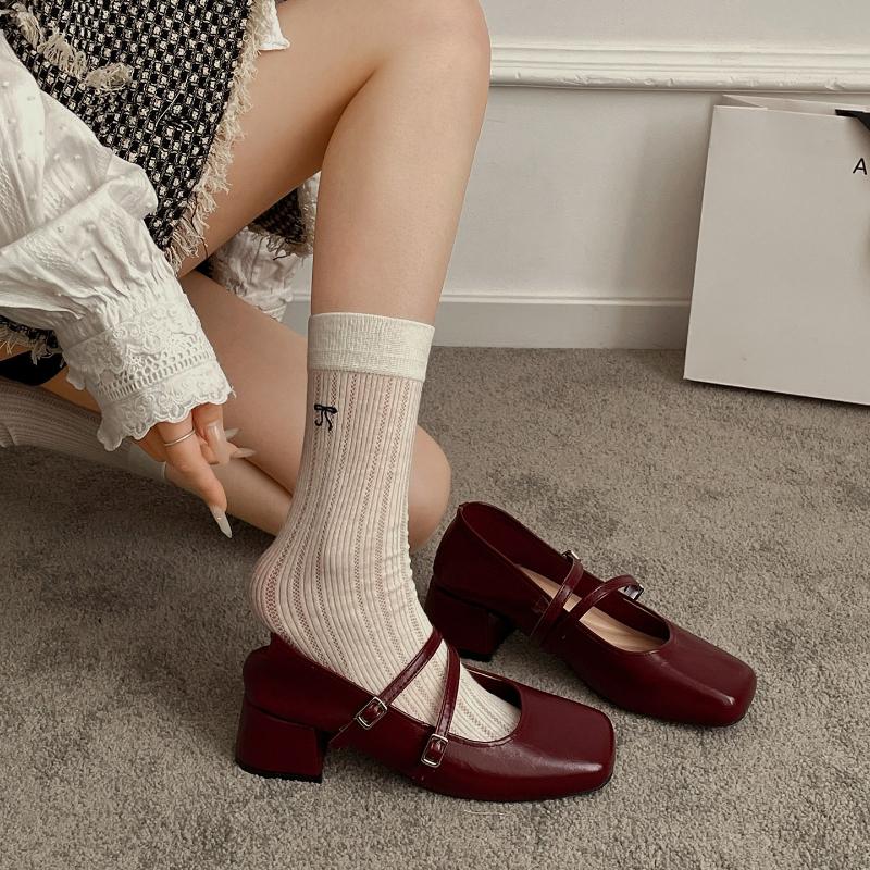 Dicke Niedrige Ferse Damen Mary Jane Schuhe Mode Quadratische Zehenpartie Schnallenriemen Schuhe 2026 Frühling Damen Elegante Leder Pumps