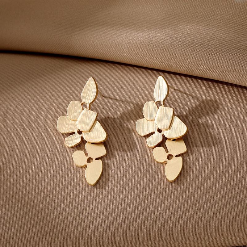 European American High-End Gold Geometric Earrings for Women Large Ring Ear Jewelry Alloy Buckle Cold Wind Ear Rings
