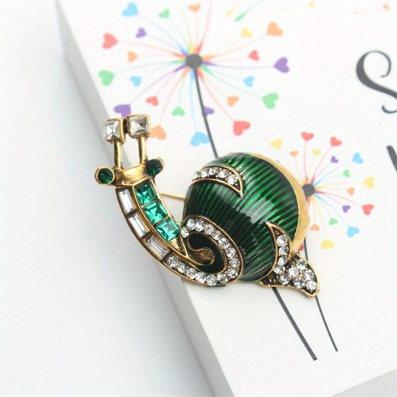 Retro New Snail Brooch Fashion Personality Cute Inlaid Rhinestone Dripping Oil Animal Pin Female Niche Suit Accessories