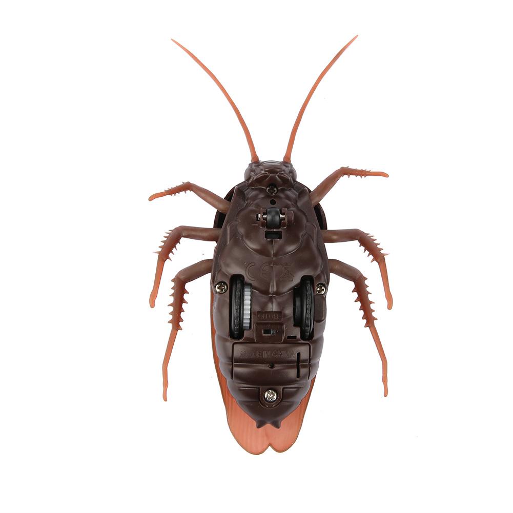 Remote Control Cockroach Toy Fake Crawling Prank Gadget for with Infrared Control for Halloween Christmas Day