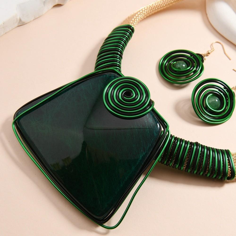 And Resin Plastic Jewelry Set With Large Gemstones And Elegant Water Chain For Fashion Fans