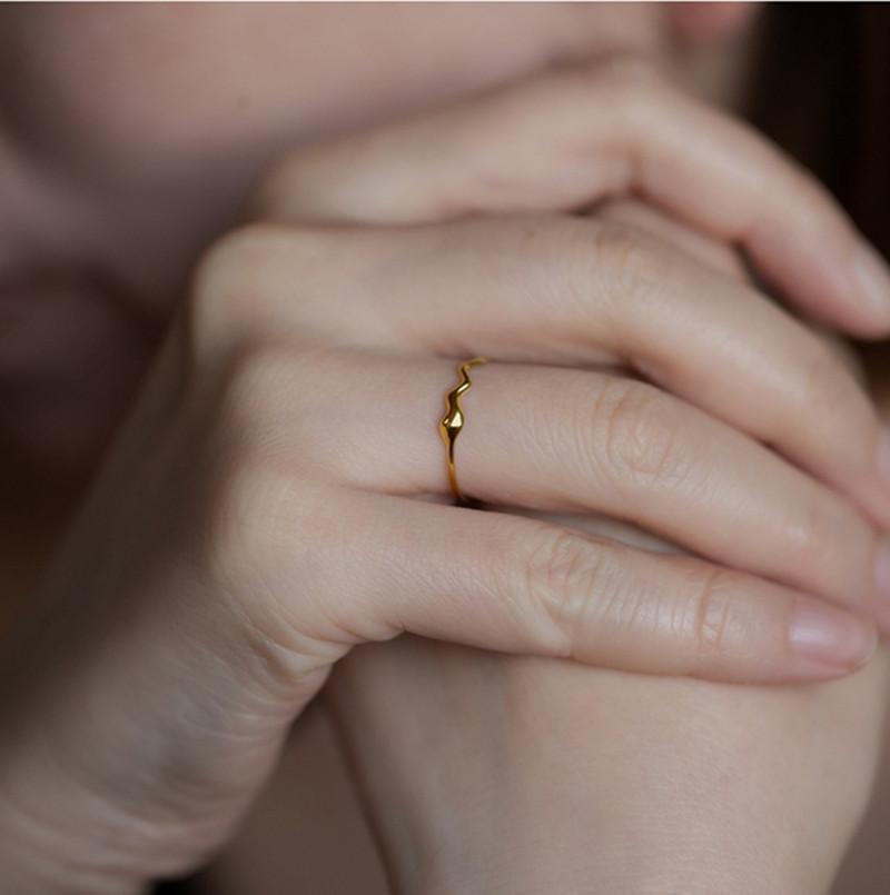925 Sterling Silver Electroplated 18K Gold Simple Wave Geometric Ring for Women Versatile Temperament Jewelry