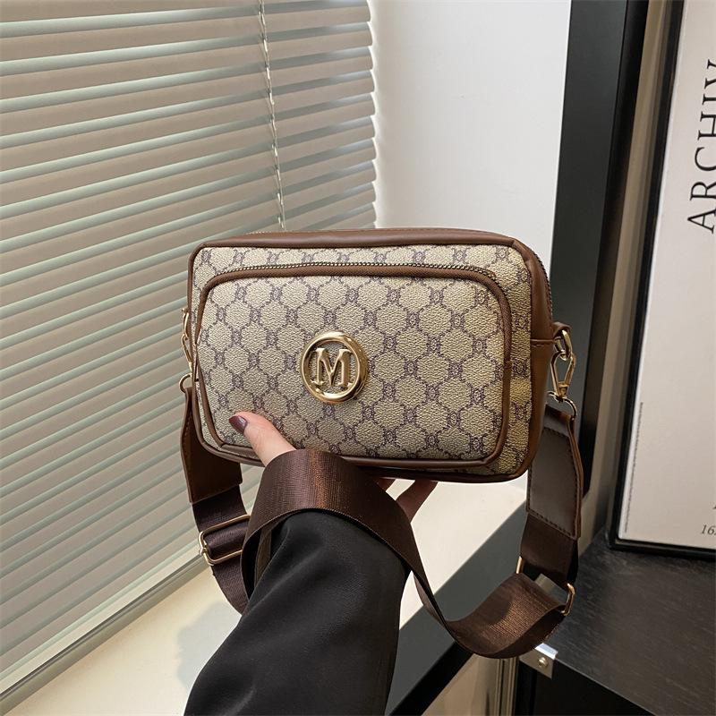 Popular Retro Women's Bags New Fashion Trend Printed Comfortable Wide Shoulder Straps Single Shoulder Messenger Bag