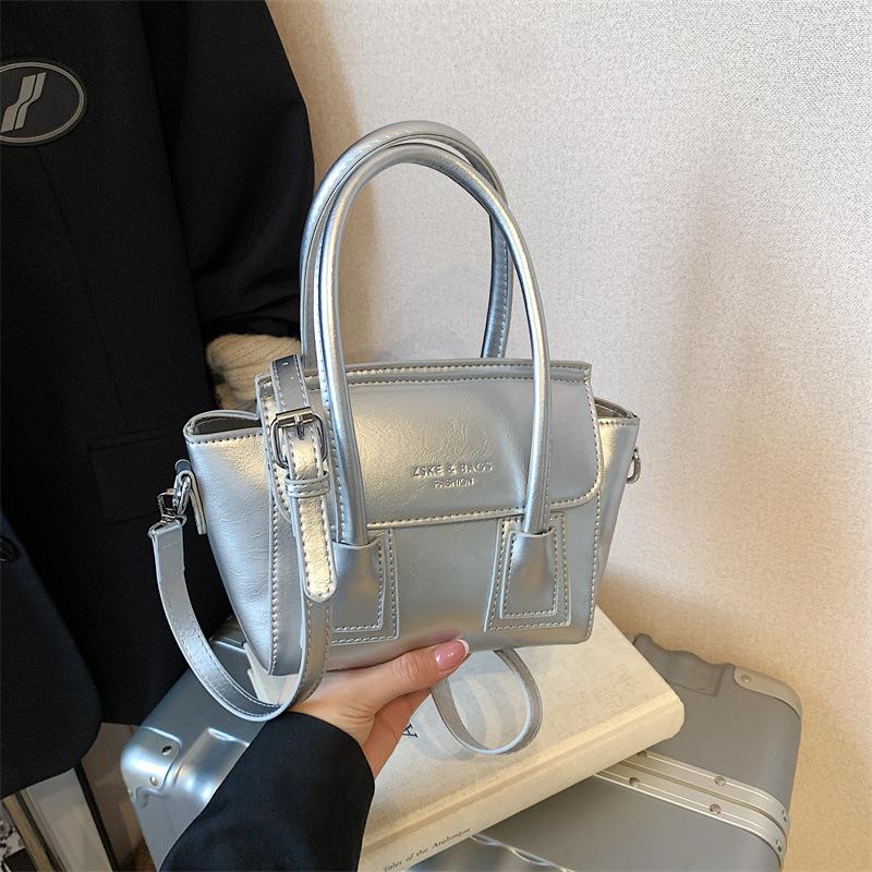 

Niche design wing bag women s summer new handbag simple shoulder crossbody vegetable basket bag срібний