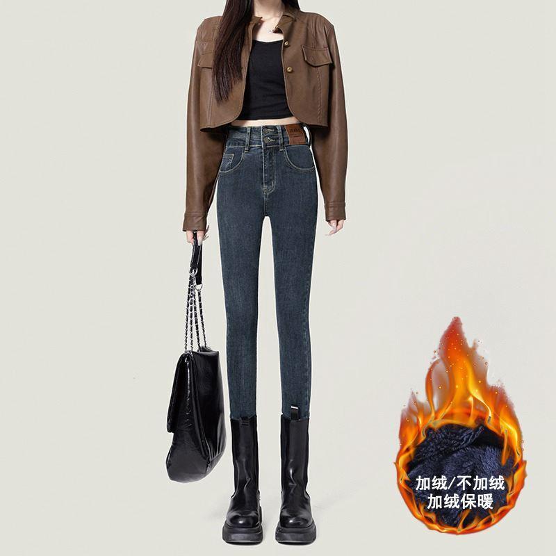 

Добавьте флисовые леггинсы и наденьте узкие шорты-карандаш с узкими штанинами S