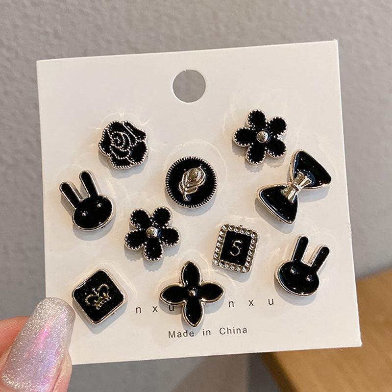 Women's Waist-Tightening Elastic Brooch Pin - Anti-Exposure Buckle for Clothes and Skirts