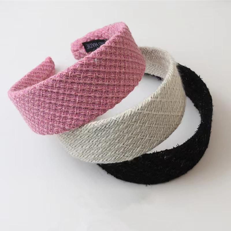 Chic Coco-Style Plaid Knitted Headband: High-End Slimming Hair Accessory with Versatile Wide Brim