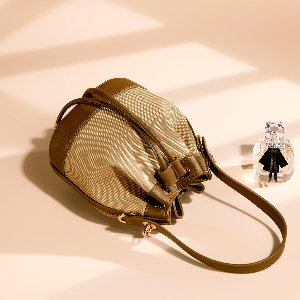Small bucket bag women's high-end bag 2025 new niche vegetable basket women's bag super hot portable messenger bag summer