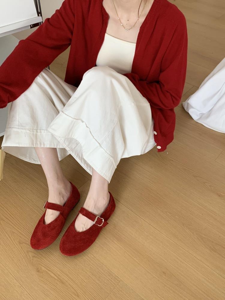

Retro round head shallow mouth single shoes women s 2025 autumn new one-word buckle with Mary Jane shoes soft flat shoes 39 красный