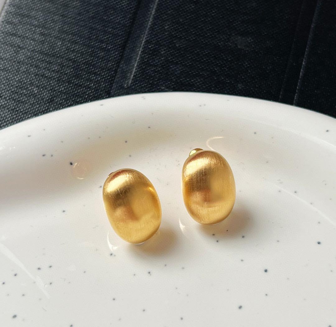 2023 Новые винтажные женские серьги Роскошные украшения для женщин Дизайнерские серьги-подвески Модные серьги-пусеты высокого качества золотой