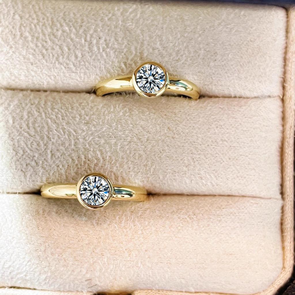 Anello in Diamante a Bolla Semplice di Lusso Leggero da 1 Carato Intarsiato con Otto Cuori e Otto Frecce Diamante ad Alto Carbonio Piccolo Versatile Anello in Diamante Rotondo