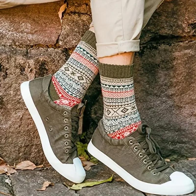 1/5 Pairs Casual Socks EU Size 38-43 Retro Pattern Autumn/Winter Round Neck Socks Ethnic Style Women Comfortable
