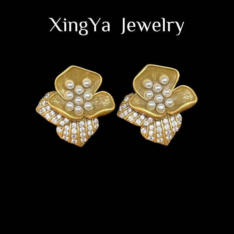 

Vintage Palace Style Rose Pearl Charm Versatile High End Design Earrings