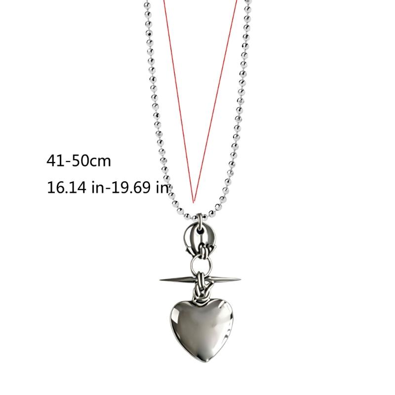 Heart Pendant Necklace, Silver Tone 304 Stainless Steel Y2K Clavicle Chain for Daily Outfits, Styling Variety, Commuting, Parties and Casual Wear