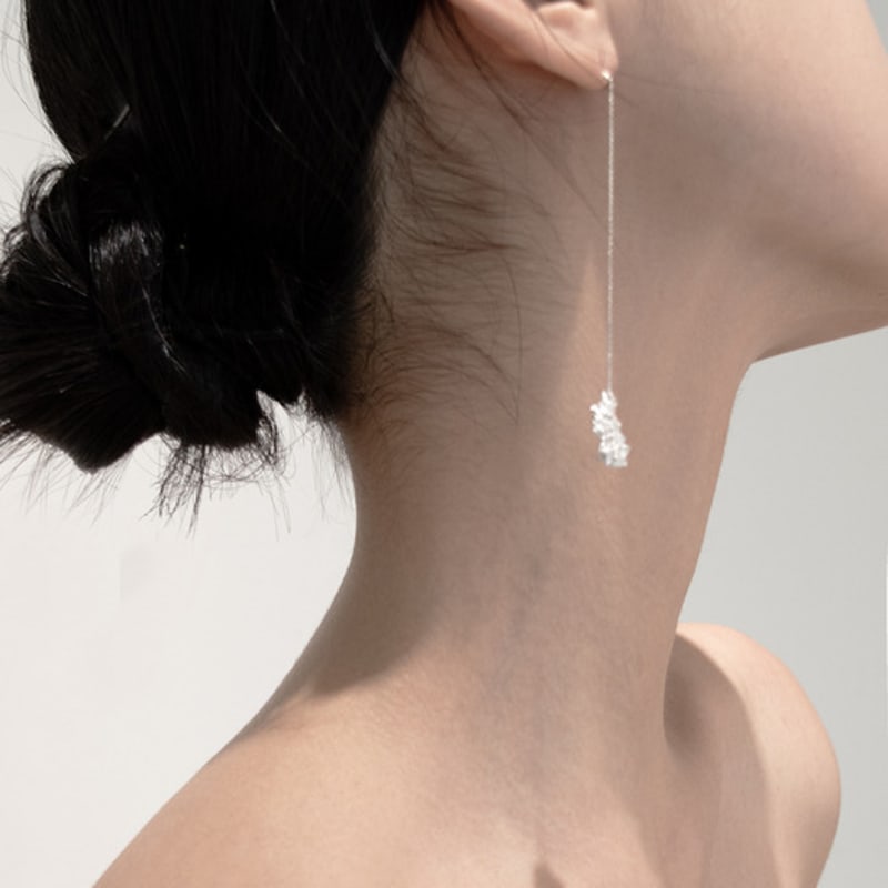 Mouvebament White Drop earring_Silver 925
