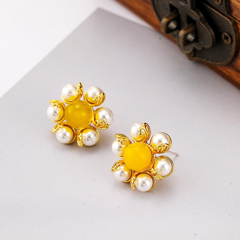 Damen Leichter Luxus Design Elegante Vintage Imitationsperlen Blumen Ohrringe Modische Und Vielseitige Nischendesign Ohrringe