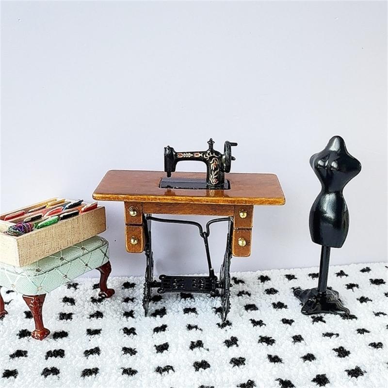 Realistic Miniature Sewing Machine Dollhouses Decors Retro Design for Nostalgic Collectors and Home Decoration