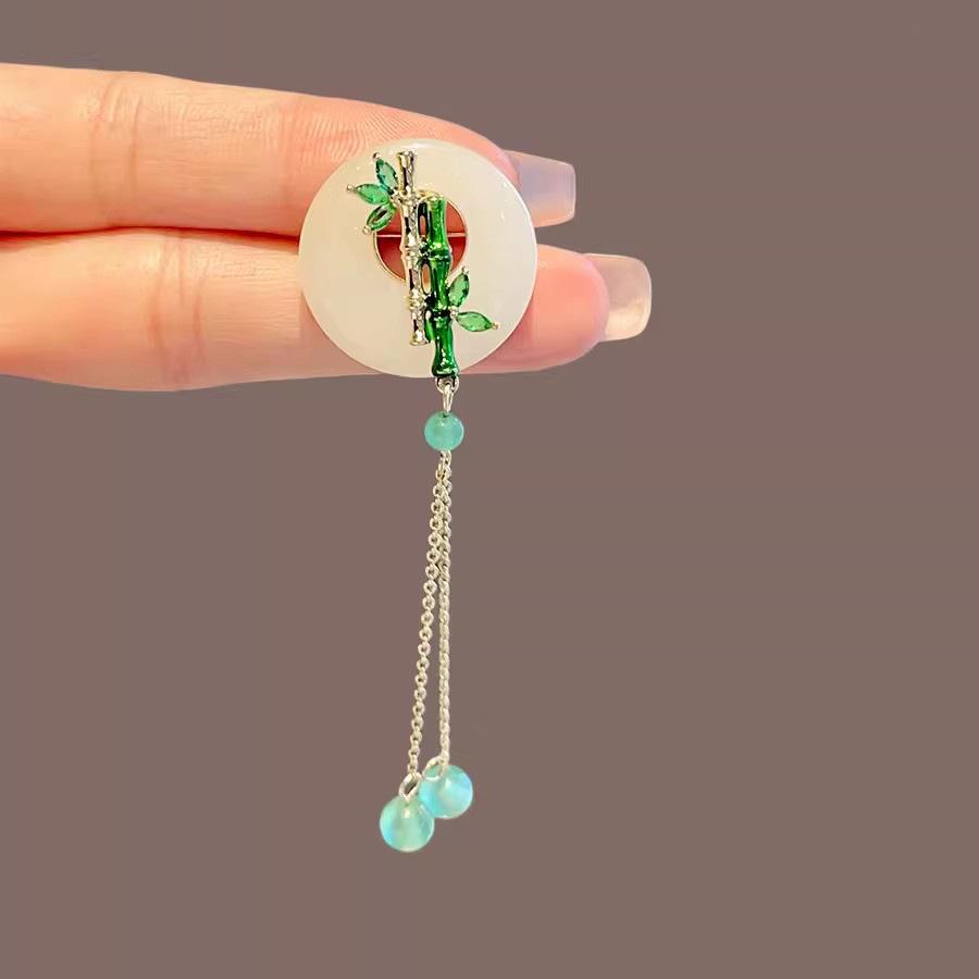 Green Bamboo Ping An Buckle Tassel Brooch High-End Women'S Design Sense Niche Pin Suit Corsage Cheongsam Accessories
